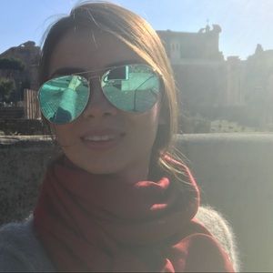 Meet your Posher, Marta